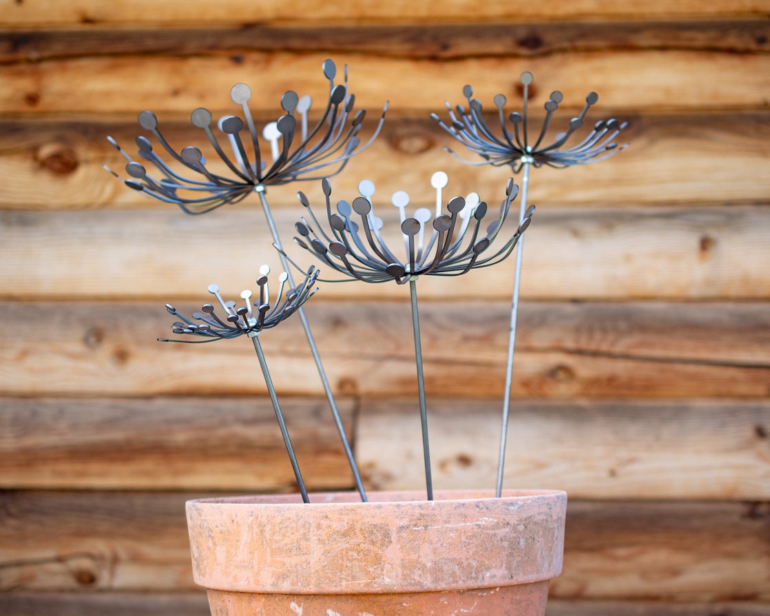Metal Dandelion Garden Stake: Rustic Yard Art Decor